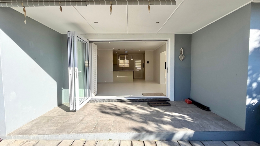 2 Bedroom Property for Sale in Paradyskloof Western Cape